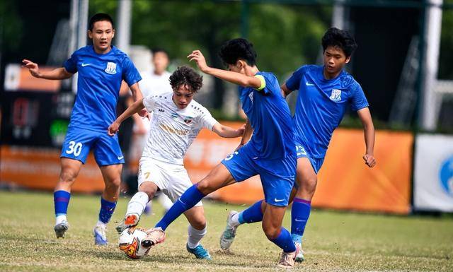 九游游戏中心关于国际比赛日体能课后，上海申花内部沟通备战法甲，压力陡增，年轻球员得到机会的信息