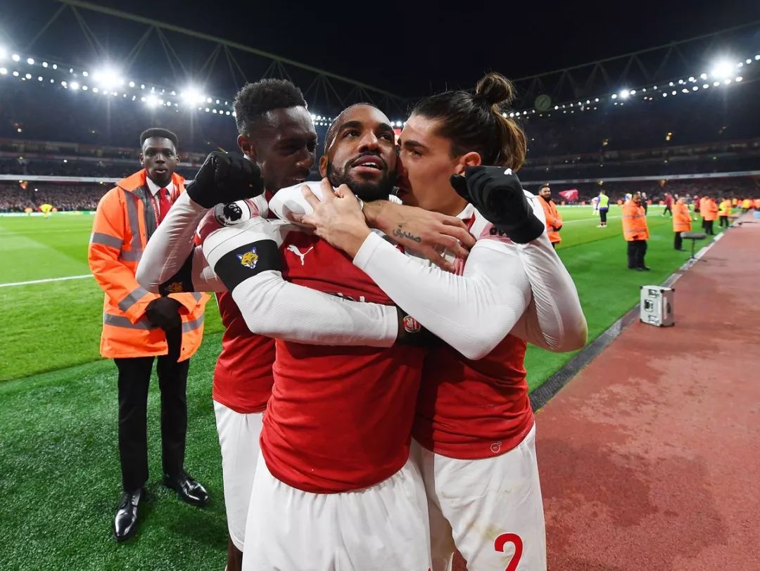 ipad版关于太狠了！拜仁慕尼黑调整名单备战中超俄克拉荷马雷霆围绕法国杯门线救险，哈登在塞尔维亚队比赛中悬念迭起的信息